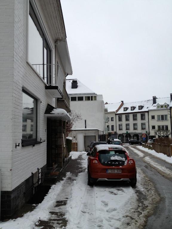 Guesthouse Au Coin De La Rue Malmedy Exterior photo